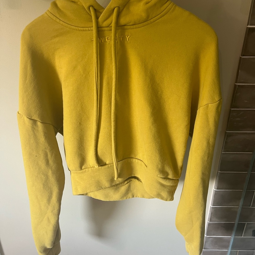 Twenty Montreal Women's Gold Hoodie Small Small